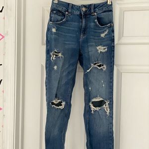 Super trendy garage girlfriend jeans!!